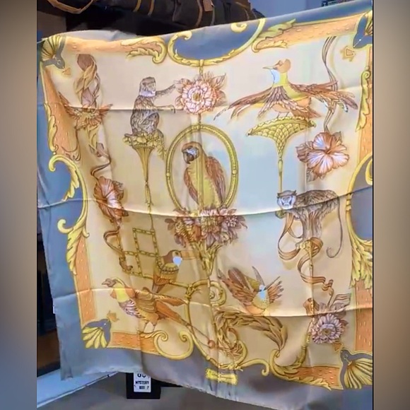 Salvatore Ferragamo Accessories - SOLD‼️‼️ Do not buy‼️‼️💃💃Like New RARE Salvatore Ferragamo XL Animal Scarf